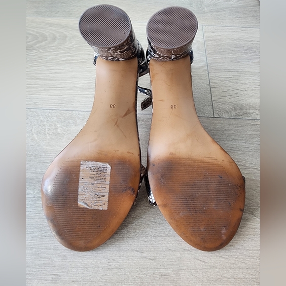 3/$25 - H&M snakeskin patterned heels size 38 - Picture 2 of 4